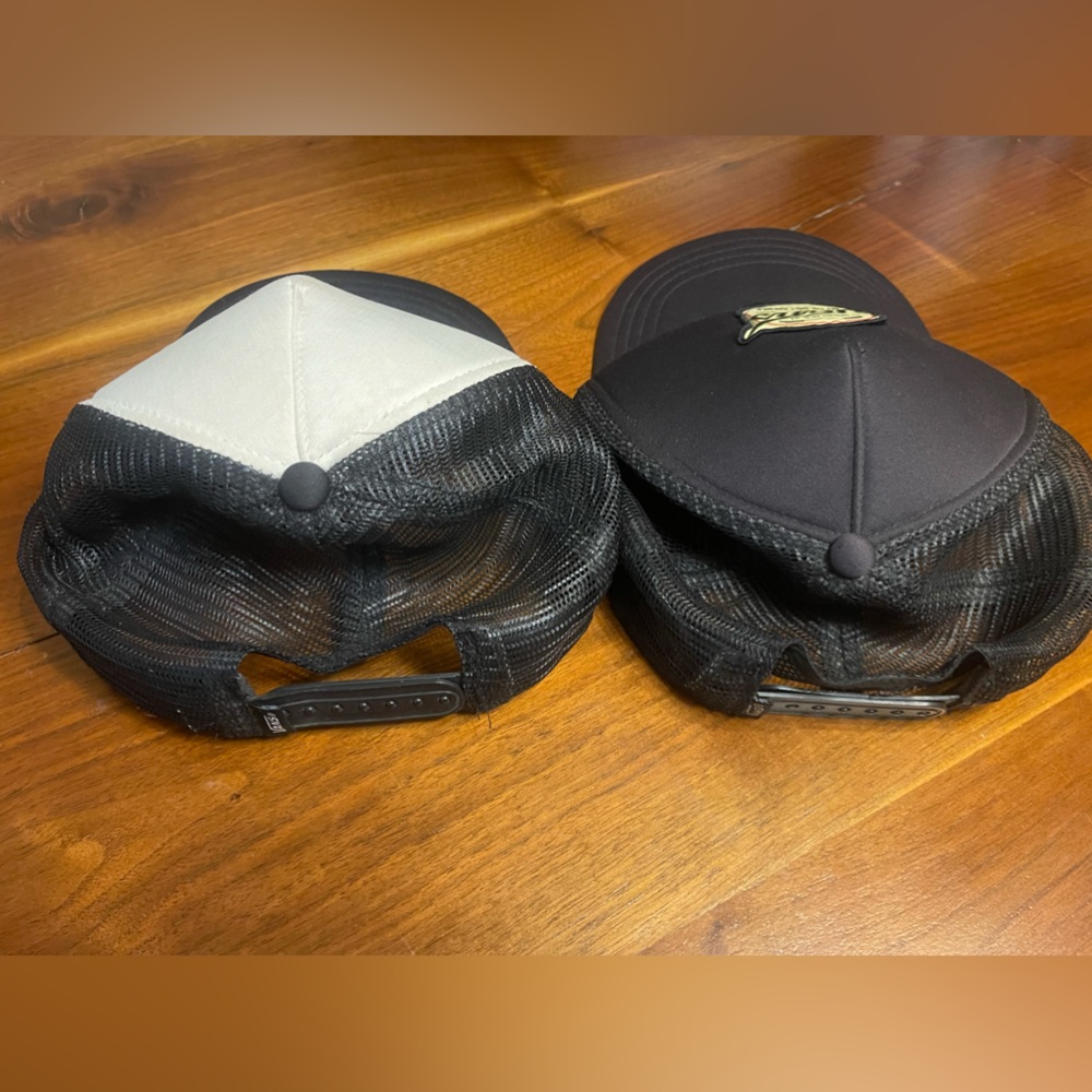 Pair of vans hats - Picture 2 of 2